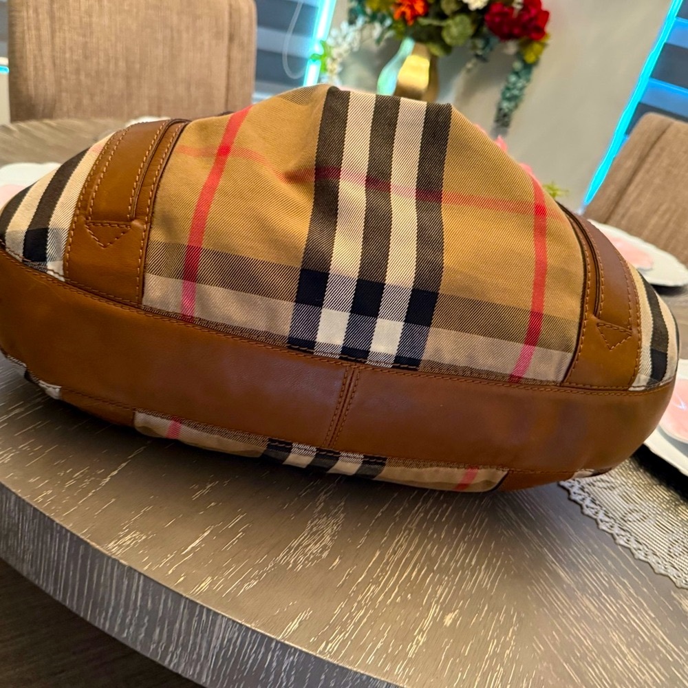 Burberry Tan and Brown Shoulder Bag with Iconic Check Pattern - Picture 3 of 16